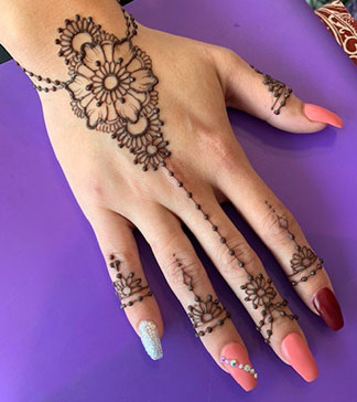 HennaPinkNails_s.jpg