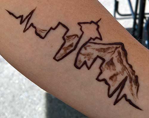 HennaSeattleSkylineBlog05152019_s.jpg